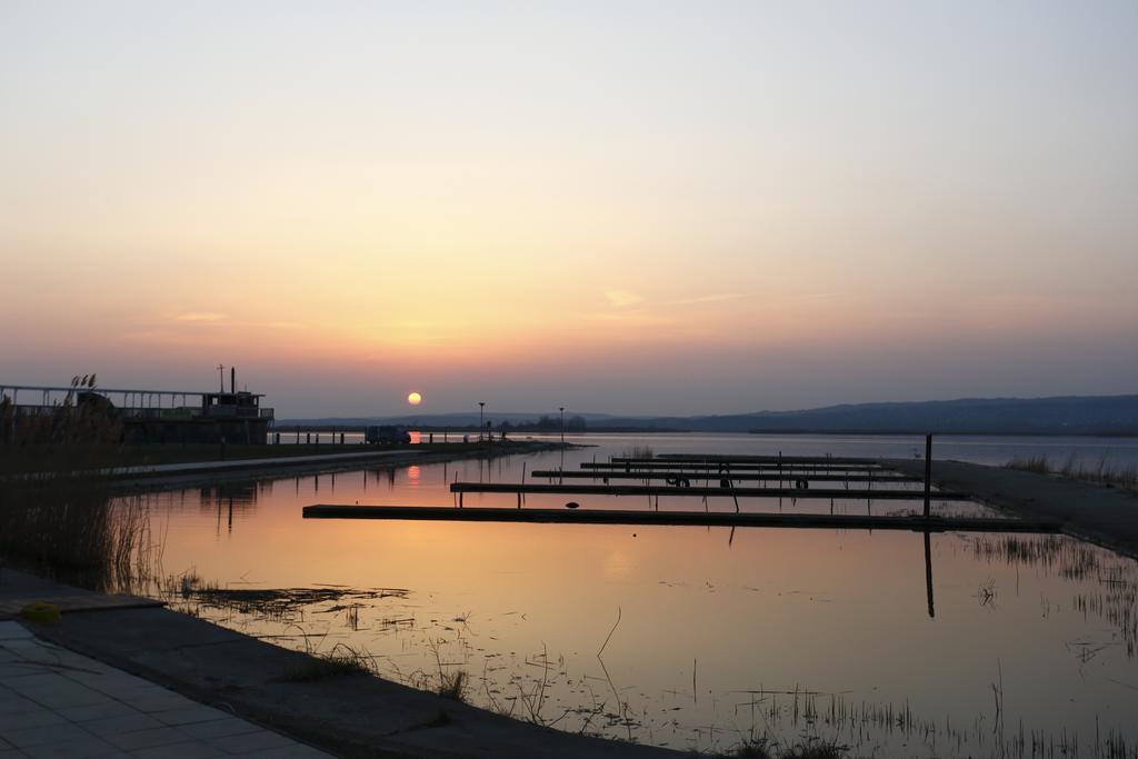 Lake And Spa Apartman Веленце Екстер'єр фото